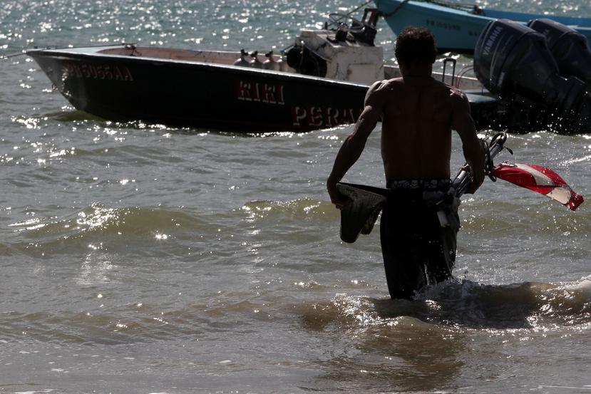 La búsqueda de los pescadores fue liderada por la Guardia Costera. (GFR Media)
