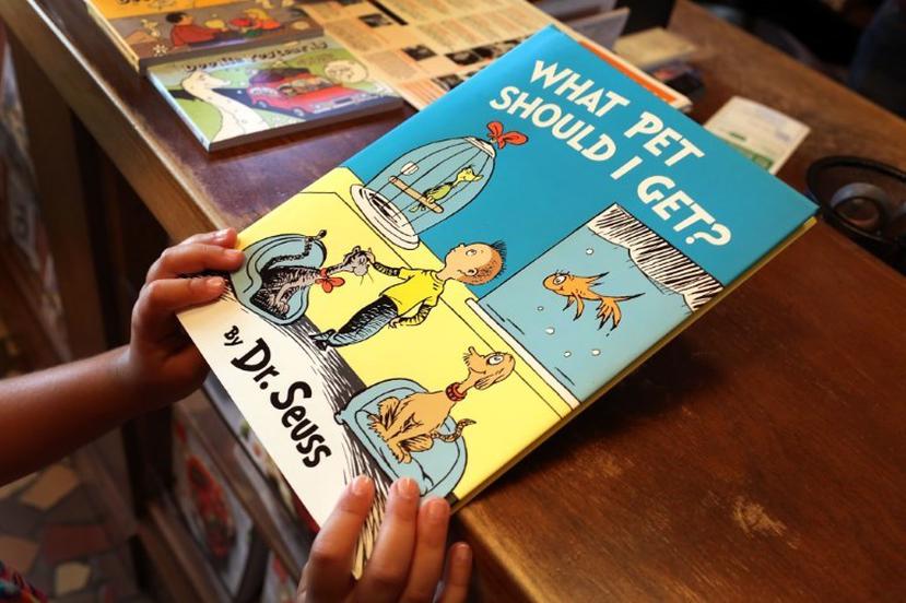Un experto en Dr. Seuss en el alma mater de Geisel, Dartmouth College, cree que el nuevo libro inspiró "Un pez, dos peces", que está lleno de animales fantásticos. (AFP)