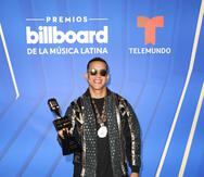 PREMIOS BILLBOARD DE LA MÚSICA LATINA 2021 -- Daddy Yankee con su Premio Salón de la Fama de Latin Billboard en el Watsco Center en Coral Gables, FL on September 23, 2021 -- (Photo by: Alexander Tamargo/Telemundo)