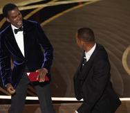 Chris Rock reaccionó sorprendido luego de recibir una bofetada de parte del actor Will Smith durante la ceremonia de los premios Oscar.
