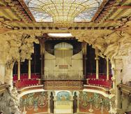 Uno de los sitios que puedes visitar es el “Palau de la Música Catalana”, considerado el edificio más modernista del mundo.