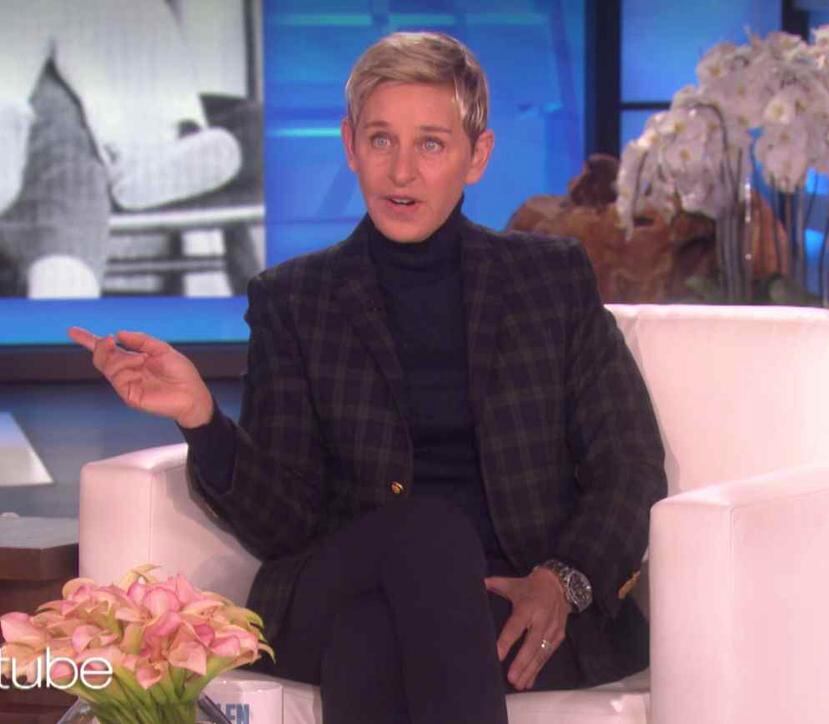 Ellen DeGeneres, durante su programa de TV, al anunciar la muerte de su padre. (Captura de TV)