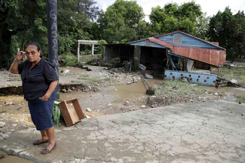 De acuerdo con el Centro de Operaciones de Emergencias (COE), las precipitaciones, producto de una vaguada, han afectado 2,939 viviendas y destruido otras 5, y mantienen a 61 localidades incomunicados. (Agencia EFE)