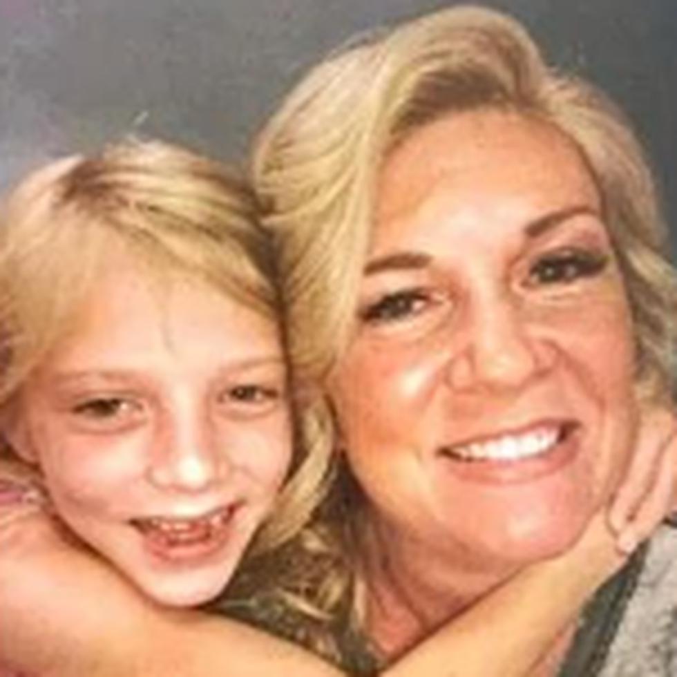 La niña desaparecida, Stella Brannen Salter, junto a su madre, Wendy Salter.