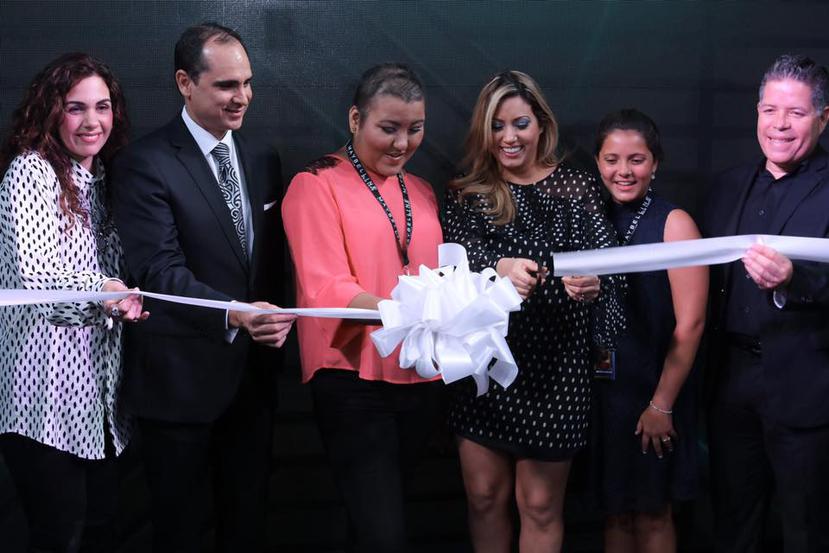 Desde la izquierda, Leonardo Cordero, Mileyn Rosado, la Primera Dama Beatriz Roselló, Ana Cecilia Abilleira y Carlos Bermùdez, presidente de San Juan Moda. (Facebook / @SanJuanModaPR)