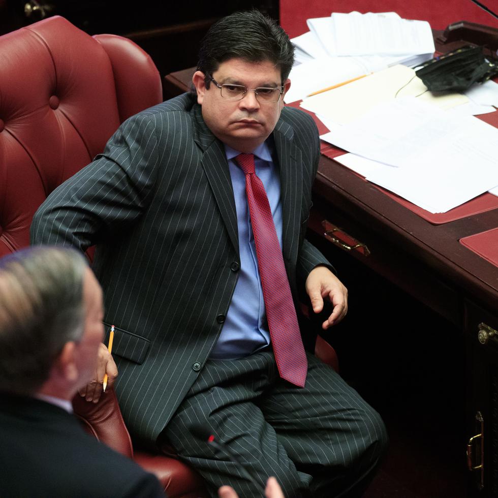 El senador popular Javier Aponte Dalmau podría enfrentar cargos menos graves de alteración a la paz y agresión simple.