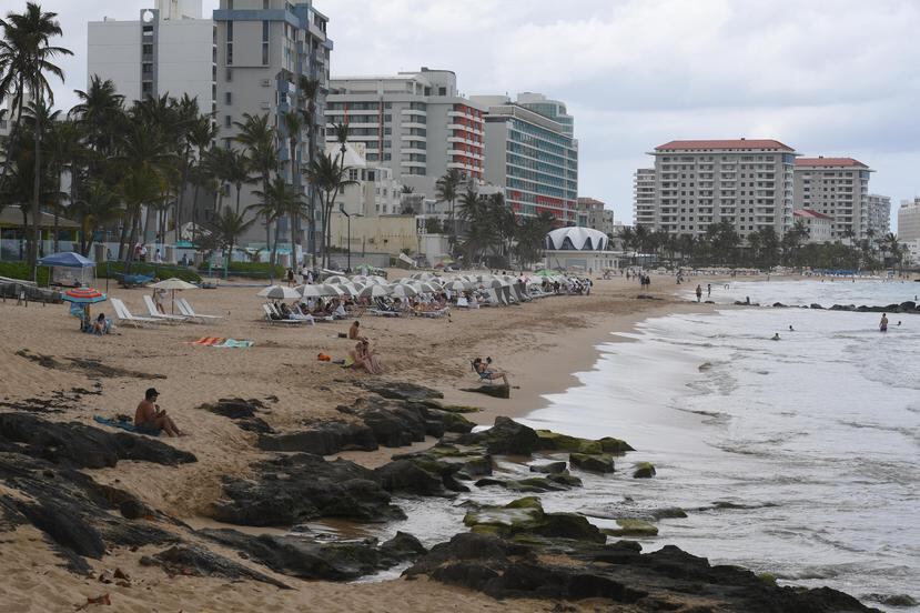 Hospederías cerca de la playa se benefician de un mayor influjo de turistas durante la Semana Santa.