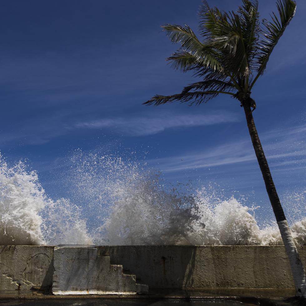 La energía de las olas podría causar inundaciones costeras y erosión.