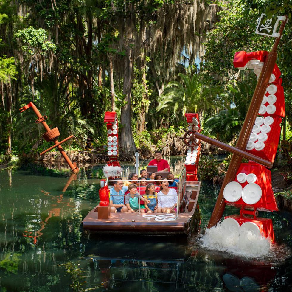El paseo por el lago Eloise es para  amantes de los bloques de Lego y de la creatividad.