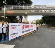 Protesta de estudiantes contra el nombramiento de Ilka Ríos como rectora del Recinto de Ciencias Médicas de la UPR.