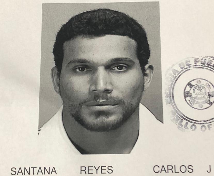 Ficha de Carlos J. Santana Reyes. (Suministrada)