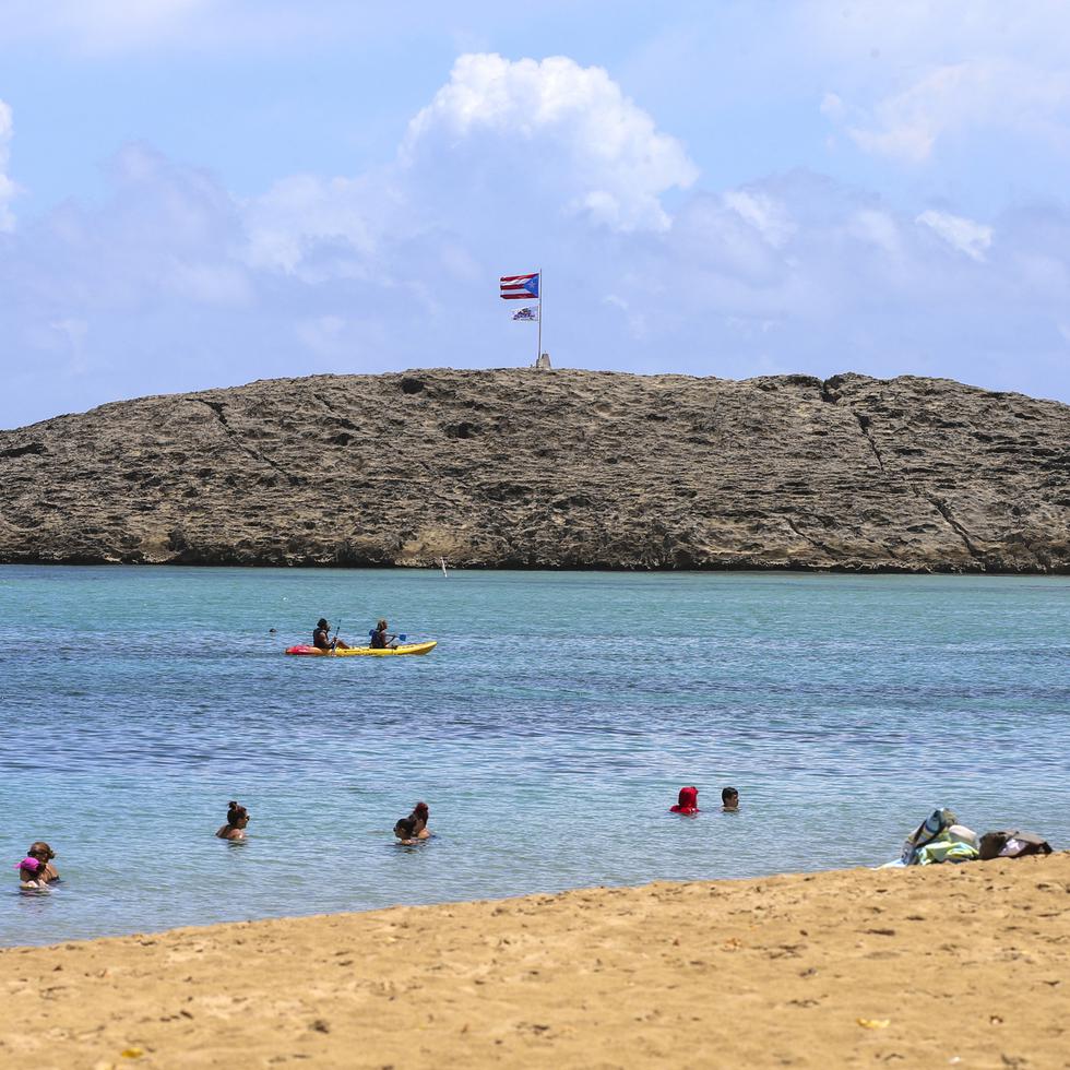 Los balnearios a través de la isla son la opción predilecta de recreación y turística para muchas familias puertorriqueñas.