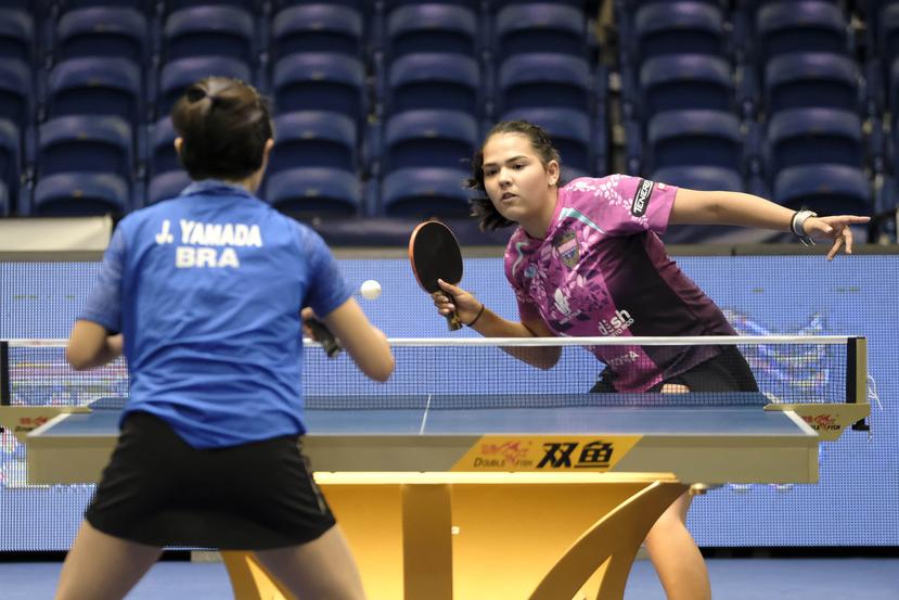 Adriana Díaz (camisa rosada) superó a la brasileña Jessica Yamada para avanzar a la ronda de cuartos de final.