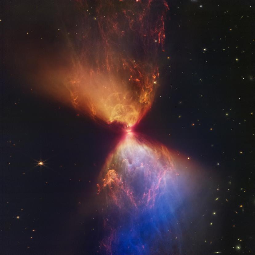 Esta imagen suministrada por el Instituto de Ciencia del Telescopio Espacial el 16 de noviembre del 2022 muestra una protoestrella dentro de la nebulosa oscura L1527 con el material de nebulosa que alimenta su crecimiento, capturada por el Telescopio Espacial James Webb de la NASA.