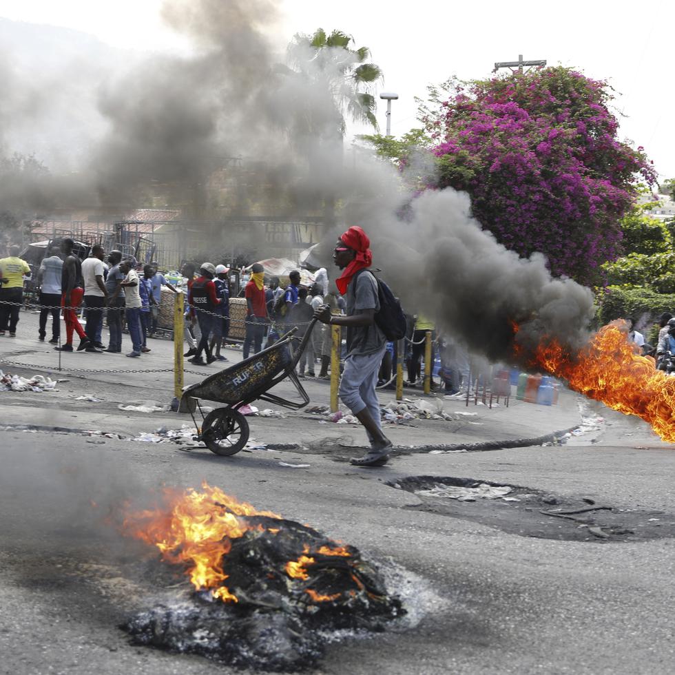 Un video viral donde se muestra una presunta figura humana cociéndose sobre brasas ardiendo no tiene absolutamente ninguna relación con la crísis por la que atraviesa Haití.