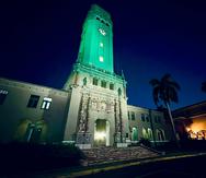 Más de 15 estructuras a través de la isla, como la icónica torre de la Universidad de Puerto Rico en Río Piedras, se han iluminado del característico color verde azulado (teal) durante Enero, Mes de Concienciación del Cáncer Cervical.
