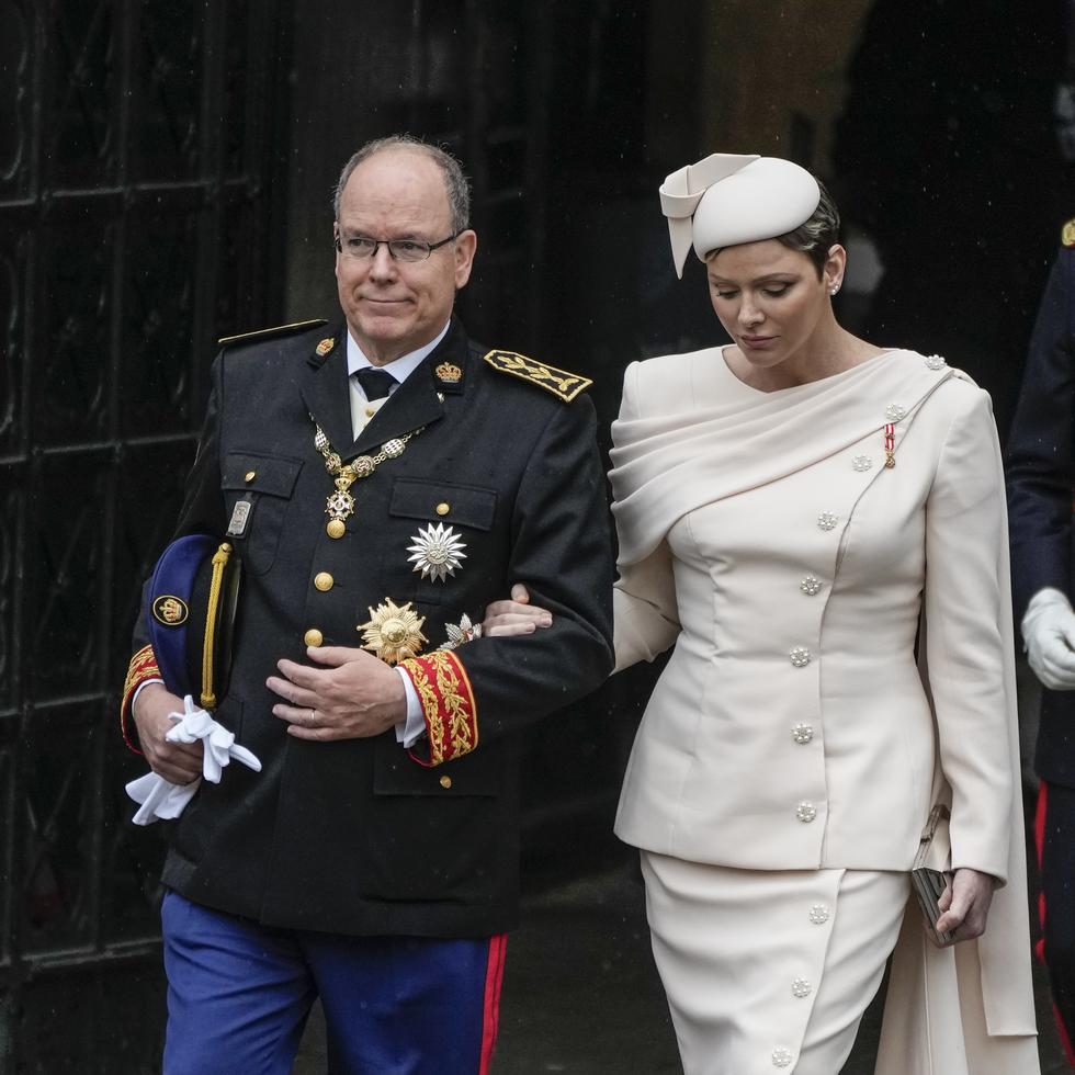 El príncipe Albert y Charlene de Mónaco a su llegada a Westminster Abbey para la coronación de Charles III.
