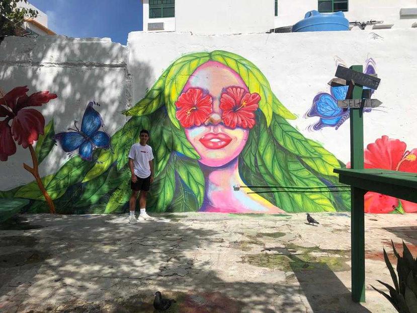La obra de arte ubicada en una de las esquinas de la calle Cerra ha impartido una nueva estética al vecindario. (Suministrada)