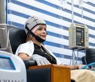 El “Scalp Cooling” es un sistema que puede ayudar a pacientes a trabajar con sus tratamientos contra el cáncer con mejor ánimo debido a que está indicado para ayudar a disminuir la pérdida de cabello que es inducida por ciertas quimioterapias.