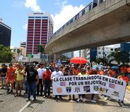 Marcha del 1ro de mayo: trabajadores se manifiestan desde la UPR-Río Piedras y otros puntos hasta la Milla de Oro
Este año los reclamos son en contra de la Junta de Supervisión Fiscal; en defensa de los jubilados y a favor de igualdad salarial para mujeres, entre otros.