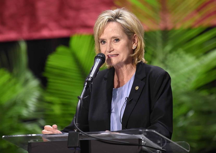 La senadora republicana de los Estados Unidos, Cindy Hyde-Smith, interviene en el 17º evento anual Hobnob Mississippi 2018, en el Mississippi Coliseum en Jackson, Mississippi. (EFE)