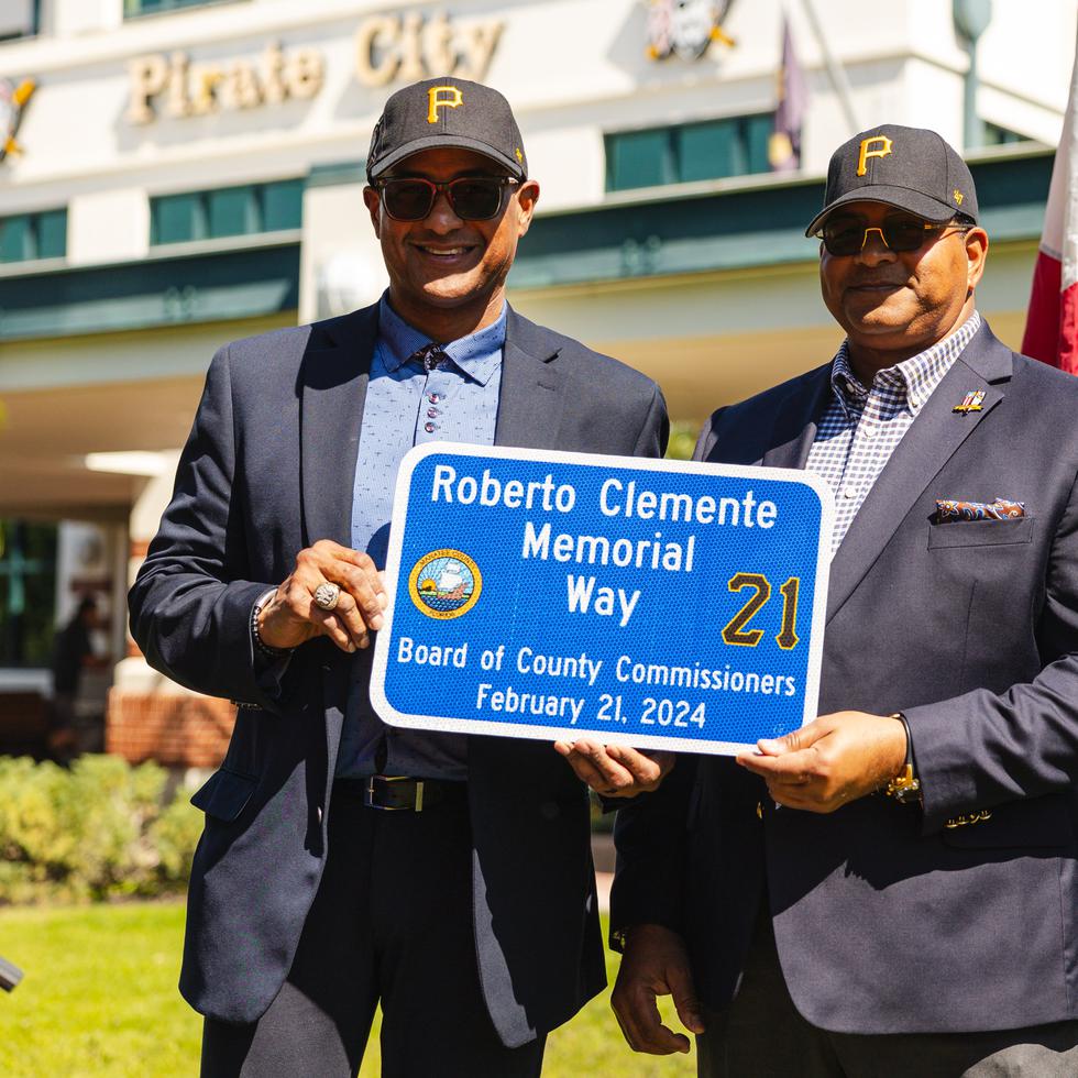 La calle 27 Este en Brandenton, Florida, fue oficialmente proclamada como el Roberto Clemente Memorial Way.