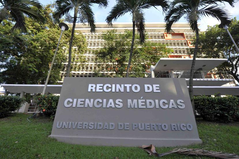 Los médicos que laboran en la Escuela de Medicina además atienden a los pacientes que llegan al Centro Médico de Río Piedras y requieren servicios especialiados. (GFR Media)