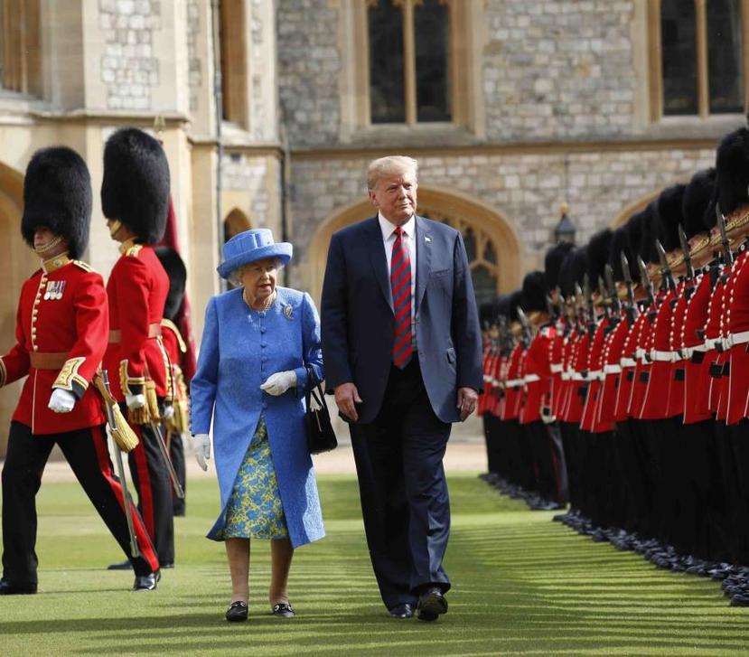 La reina Isabel II y el presidente de Estados Unidos, Donalds Trump. (AP)