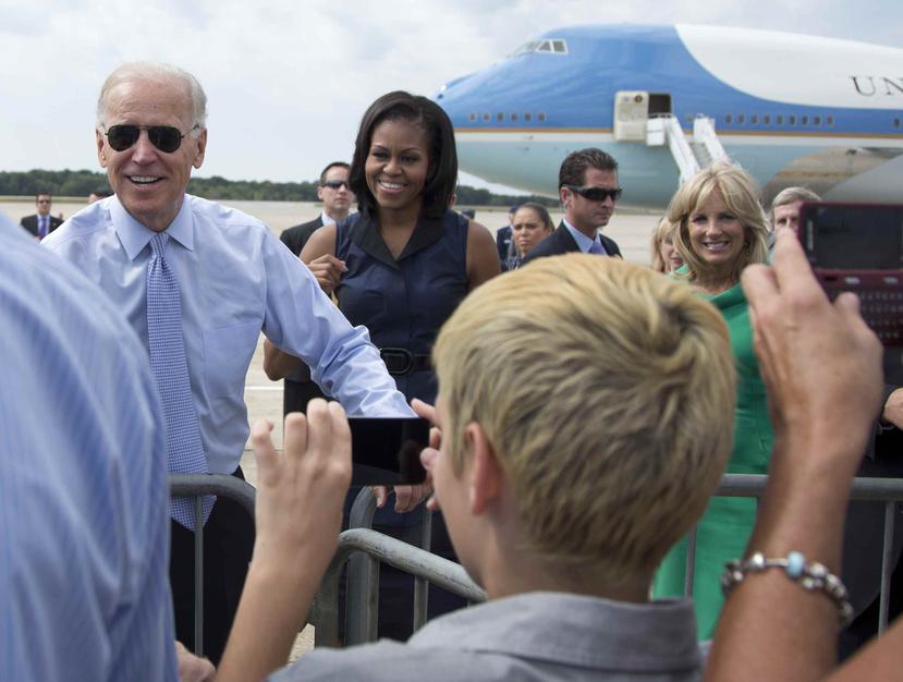 Joe Biden y Michelle Obama. (AP)