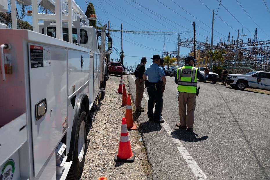 Today, thursday, april 7, 2022, personnel from the police bureau, the electric power authority and the luma energy conglomerate inspected the area to determine what caused the fire.