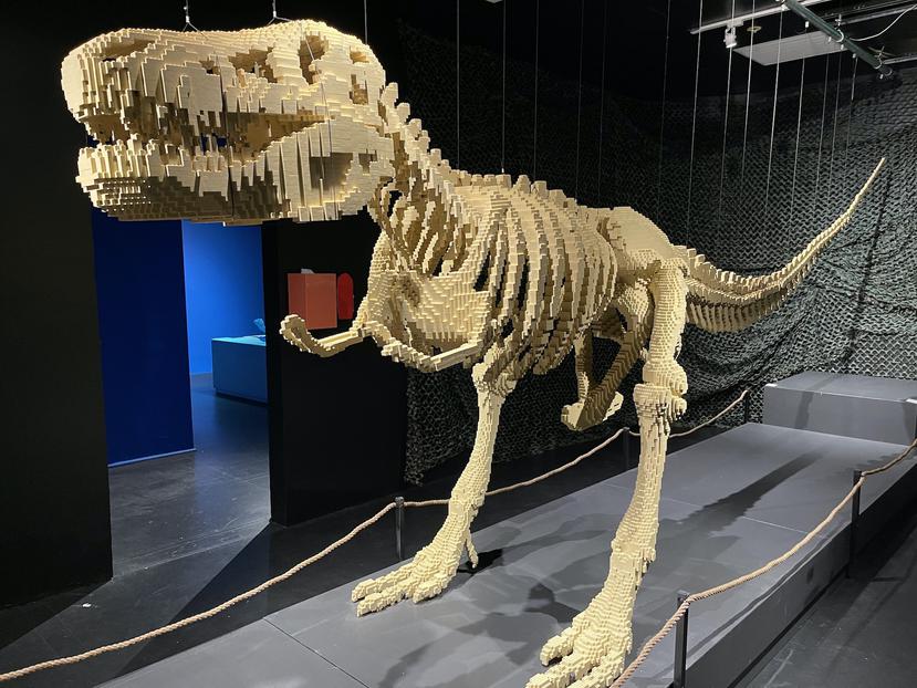 “Tyrannosaurus Rex”, de 20 pies de altura.