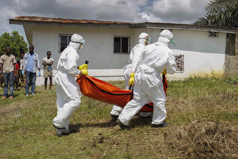 La epidemia de ébola comenzó en Guinea en diciembre de 2013 y se propagó a naciones vecinas. (EFE/EPA/AHMED JALLANZO)
