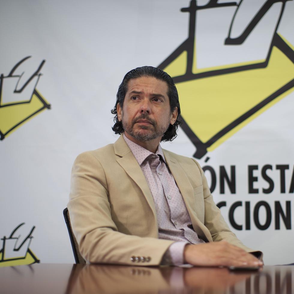 Francisco Rosado Colomer, quien presidió la CEE hasta el verano pasado, ahora ocupa un puesto de confianza en el Departamento de la Vivienda, devengando un salario de $12,029 mensuales.