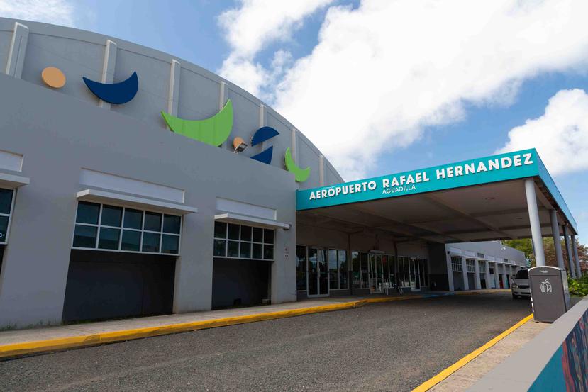 Antes de cesar operaciones comerciales, el aeropuerto Rafael Hernández de Aguadilla recibía tres vuelos diarios de JetBlue, dos de Spirit y uno de United.