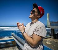 Al cantante Manolo Ramos le encanta reencontrarse con las hermosas playas de Arecibo, cada vez que visita la casa de sus padres.