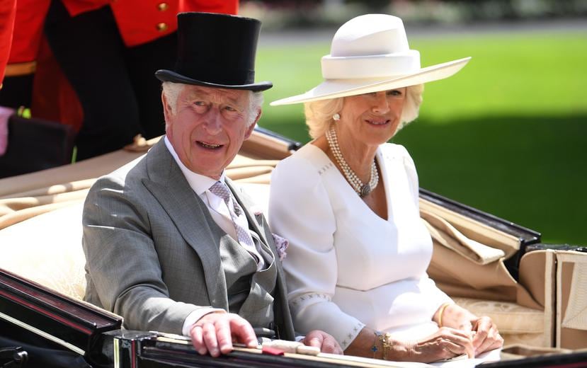 El rey Carlos III del Reino Unido, junto a su esposa, Camila, en una fotografía de archivo. EFE/Neil Hall