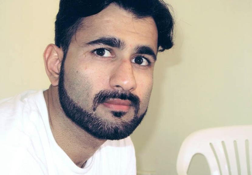 Majid Khan, un ciudadano paquistaní de 41 años que llegó a Estados Unidos en la década de 1990 y se graduó de secundaria cerca de Baltimore, en Maryland, se declaró previamente culpable de crímenes de guerra.