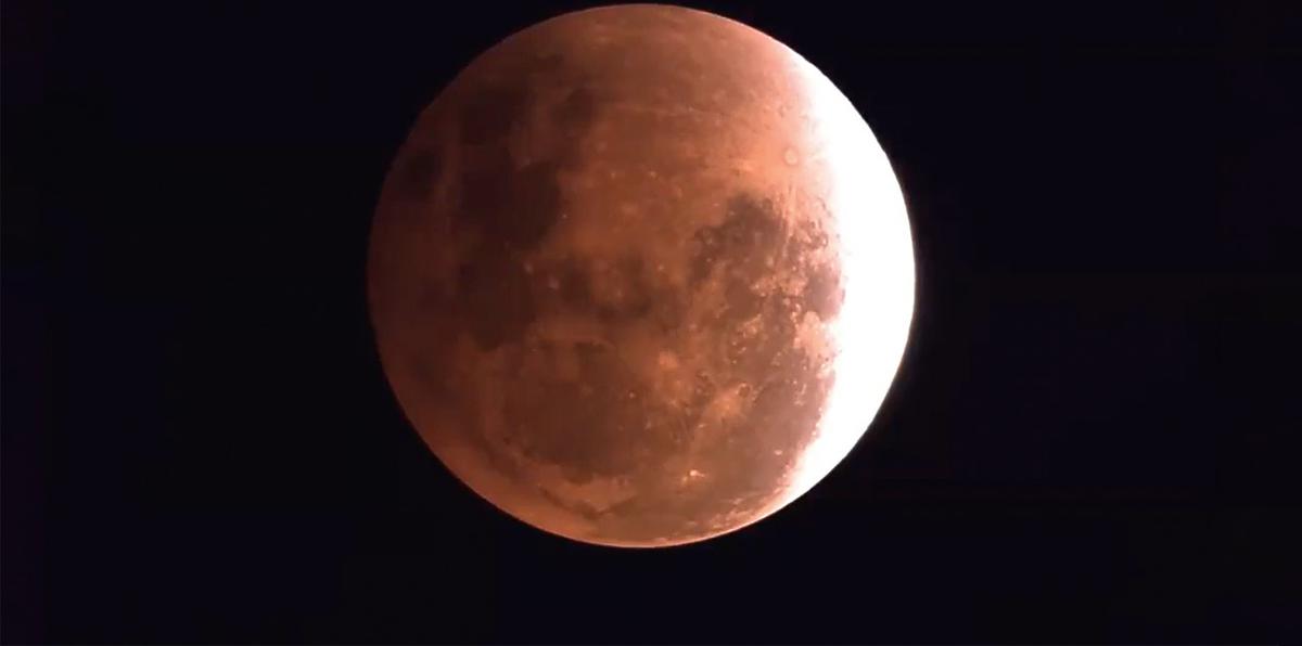 Alucinante el eclipse lunar desde Yauco y San Germán