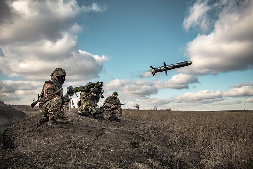 Soldados ucranianos en maniobras militares en la región de Donetsk, Ucrania, el 23 de diciembre de 2021. Foto suministrada por el Servicio de Prensa del Ministerio de Defensa de Ucrania.