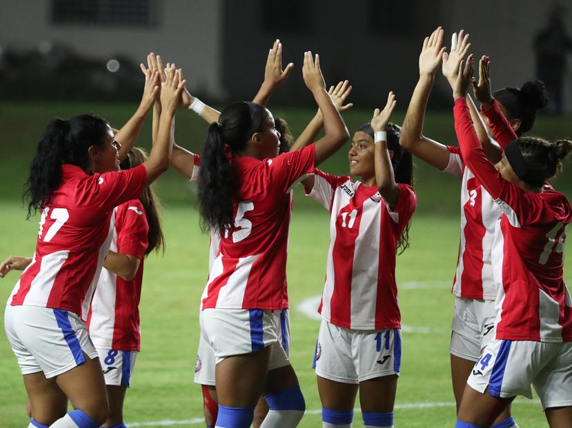 Durante la administración pasada de la FPF las jugadoras de la Selección Nacional femenina tuvieron que levantar su voz varias veces porque no se les proporcionaban los recursos y las condiciones adecuadas.
