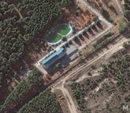 La imagen de satélite muestra la residencia para adultos mayores que fue atacada por fuerzas rusas luego que soldados ucranianos entraron al complejo, según el informe de la ONU.