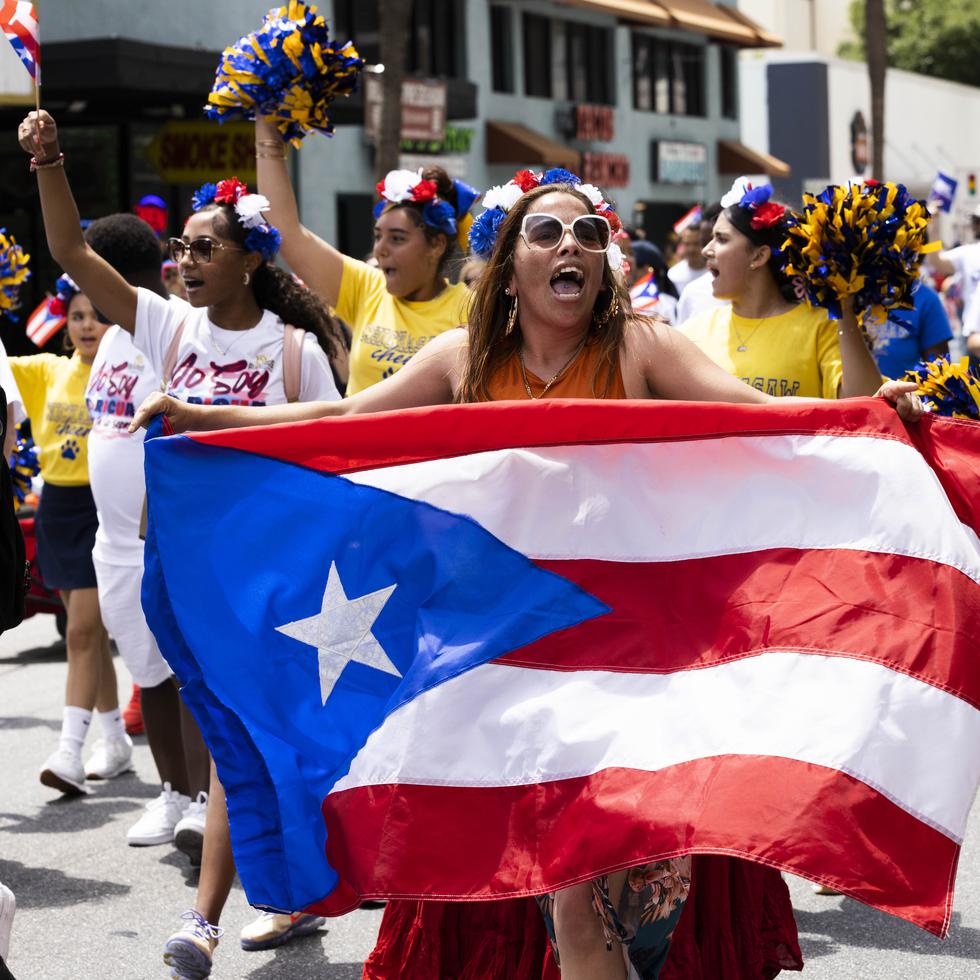 El Desfile 2024 recorrió el centro de Orlando y, luego, dio paso a un Festival Puertorriqueño con grupos musicales y artistas.