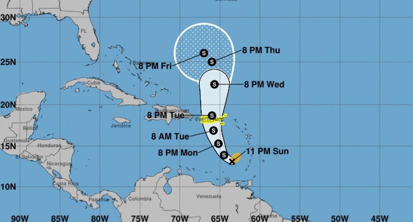 El Centro Nacional de Huracanes indicó que hay vientos cortantes que impiden que el sistema se intensifique rápidamente. (NOAA.gov)