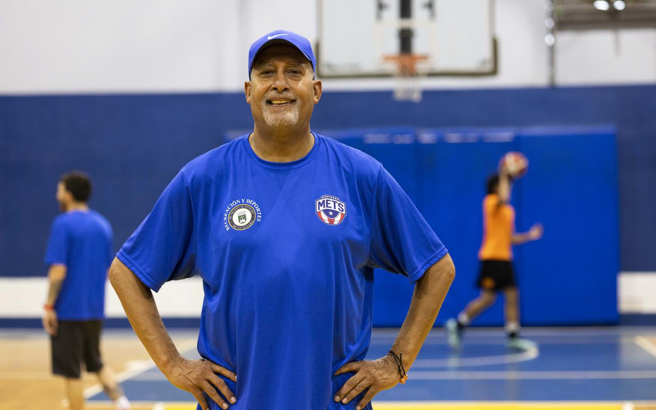 José “el Galgo” Sosa sigue ligado al baloncesto y deja su huella como instructor: “Es lo que me gusta”