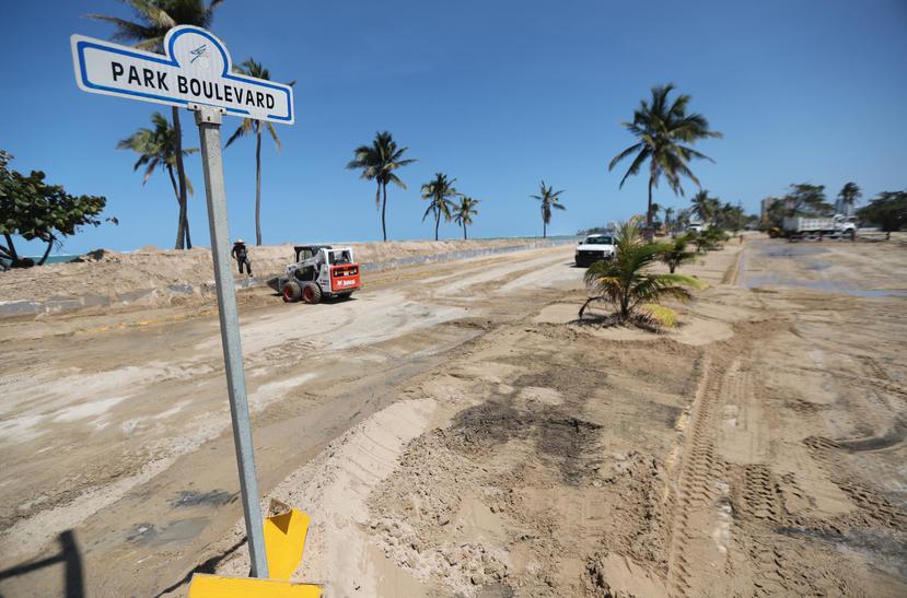 La marejada que, en marzo,  afectó a Ocean Park, en San Juan (arriba), es una de las consecuencias del calentamiento global. (GFR Media)
