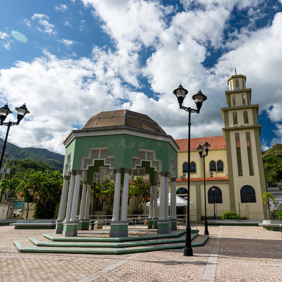 El alcalde de Villalba se propone hacer mejoras en la plaza pública José Ramón Figueroa, la Casa Alcaldía, el estacionamiento municipal y las carreteras del casco urbano.