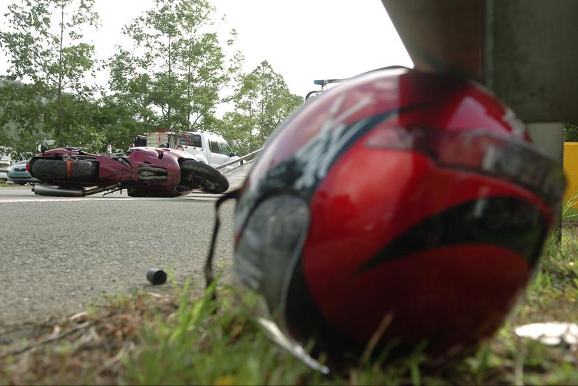 La motocicleta en la que transitaba la víctima tenía una tablilla de cartón con numeración que corresponde a un automóvil reportado hurtado. (GFR Media)