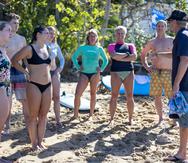 La familia Boyd viajó de Estados Unidos a Rincón para tomar clases de surfing en la 'Rincón Surf School'.