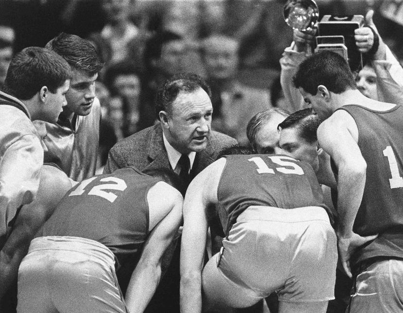 "Hoosiers", con la actuación de Gene Hackman, trata sobre un dirigente con un pasado inestable, que junto a su asistente llevan a un equipo de baloncesto de una pequeña escuela secundaria de Indiana hasta el torneo estatal en los años 50. (AP)