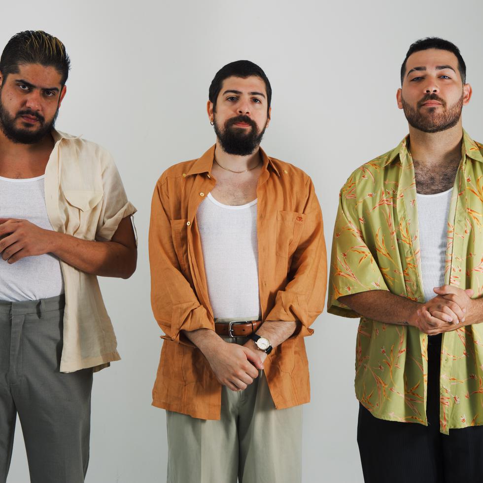 De izquierda a derecha: Antonio Sánchez, Fernando Tarrazo y Carlos Figueroa, quienes forman la agrupación Los Rivera Destino.